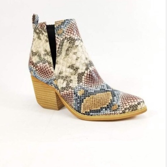 One left 💜Multi Color Snake Print bootie - Picture 2 of 5